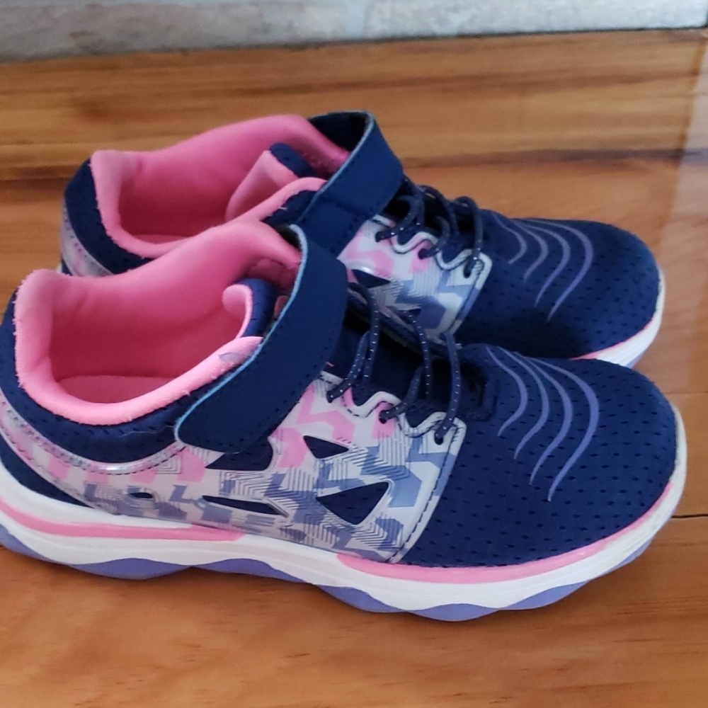 Girls sneakers size 11